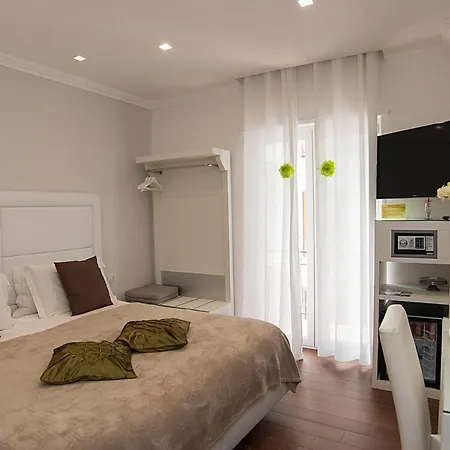 Konukevi Bougainvillea Relais 4*